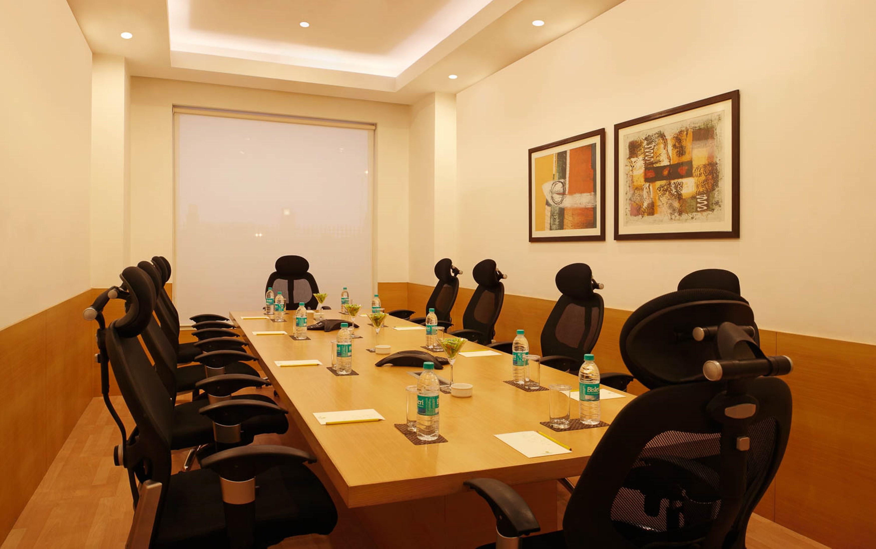 Hotel Lemon Tree Premier, Delhi Airport Nueva Delhi Exterior foto A boardroom