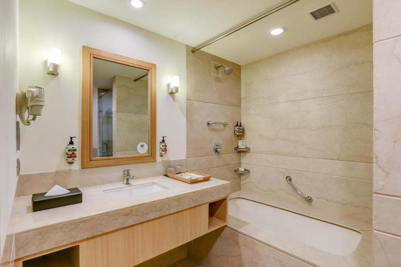 Hotel Lemon Tree Premier, Delhi Airport Nueva Delhi Exterior foto Bathroom