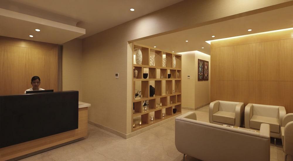 Hotel Lemon Tree Premier, Delhi Airport Nueva Delhi Exterior foto The interior of the lounge